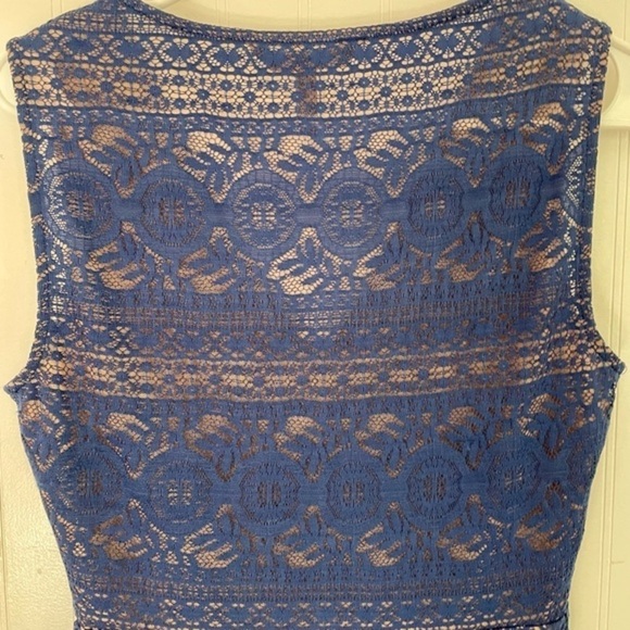 BCBGMAXAZARIA lace blouse - Small - Picture 9 of 10